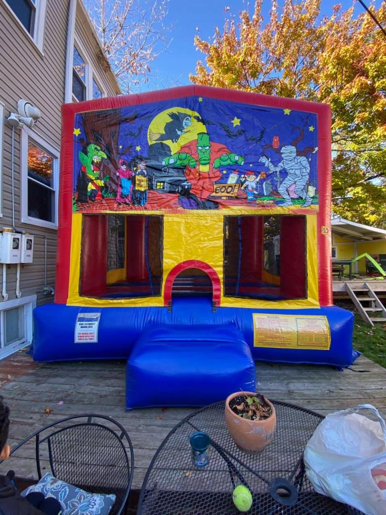 Bounce house with water slide in Chicago